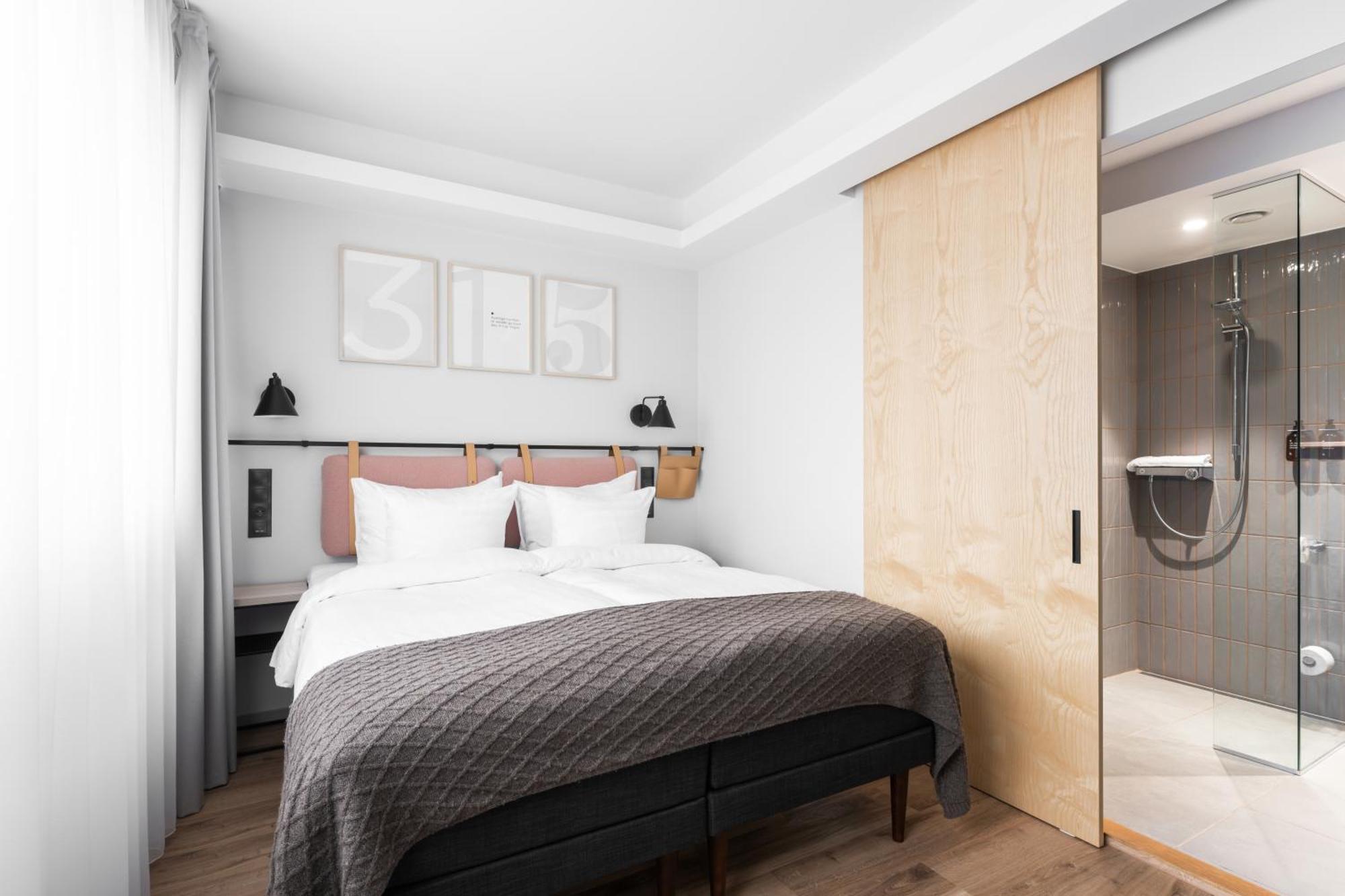 Oru Hub - Handwritten Collection 4* Tallinn